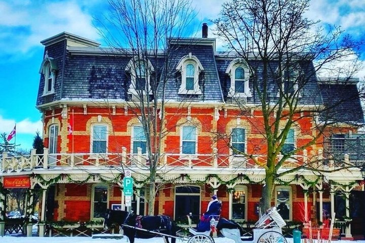 Toronto: Niagara Falls Sightseeing Tour + Boat, Journey & Lunch