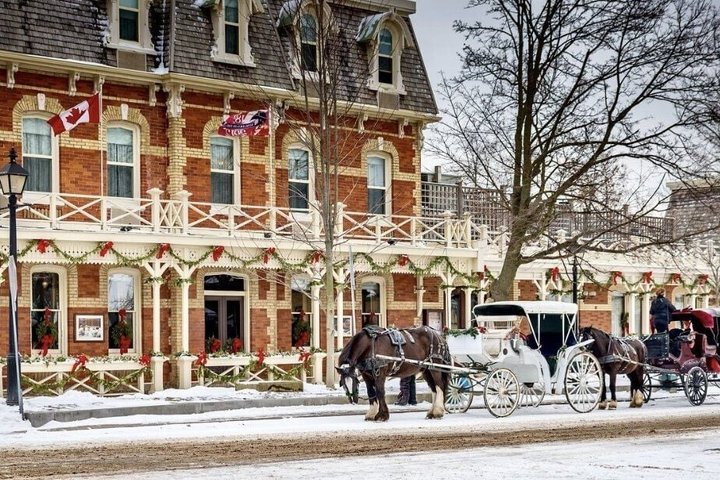 Toronto: Niagara Falls Sightseeing Tour + Boat, Journey & Lunch