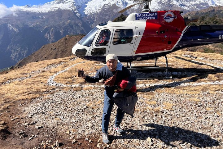 Landing Everest Base Camp Kalapathar by Helicopter with Breakfast