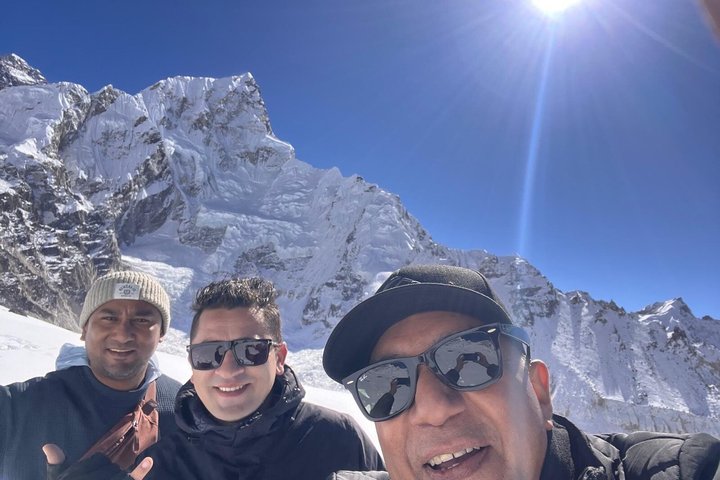 Landing Everest Base Camp Kalapathar by Helicopter with Breakfast