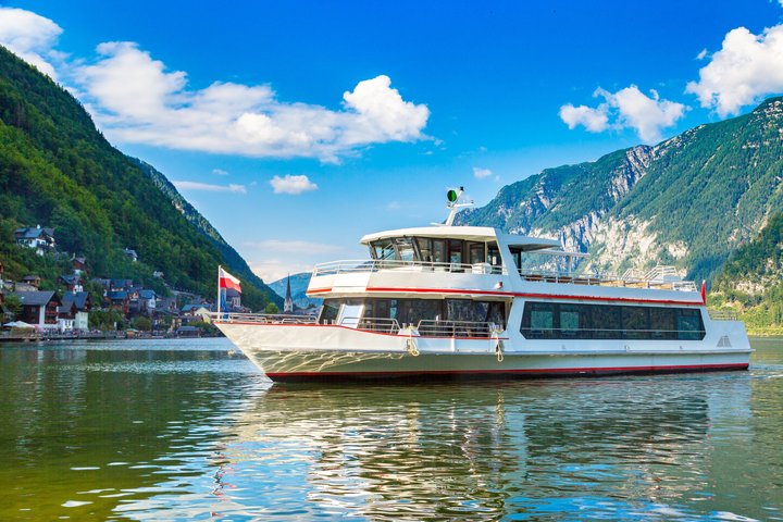 Hallstatt Guided Day Trip from Vienna With Boat Ride Option