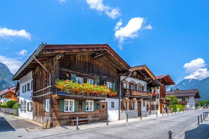 Hallstatt Guided Day Trip from Vienna With Boat Ride Option