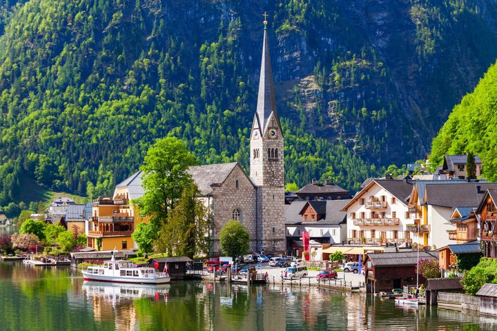 Hallstatt Guided Day Trip from Vienna With Boat Ride Option