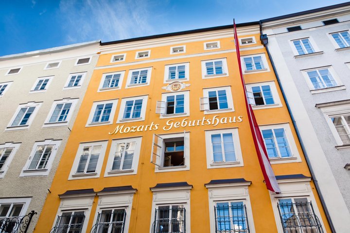 From Vienna to Hallstatt, Salzburg, Alps and Lakes Day Trip