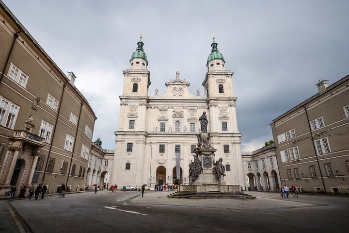 From Vienna to Hallstatt, Salzburg, Alps and Lakes Day Trip