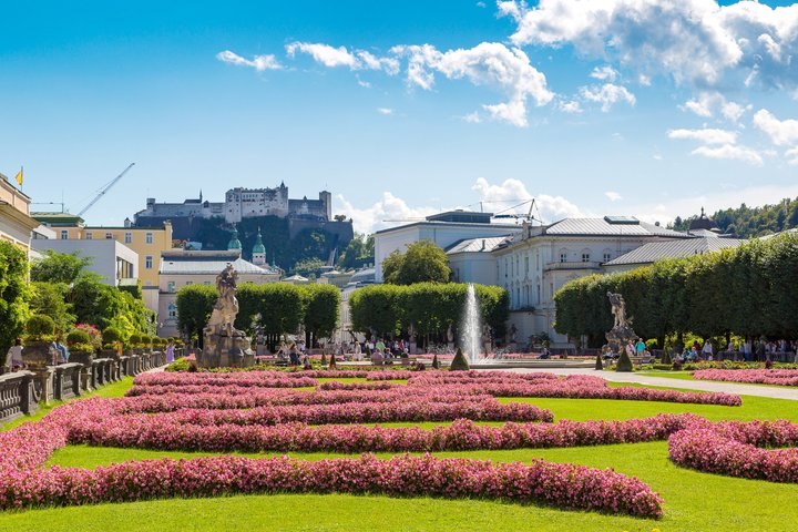 From Vienna to Hallstatt, Salzburg, Alps and Lakes Day Trip