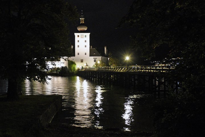 Hallstatt Guided Day Trip from Vienna With Boat Ride Option