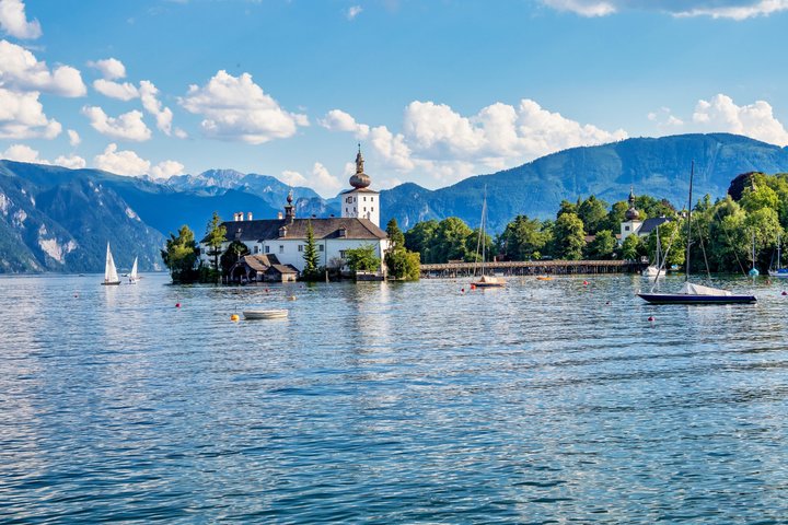 Hallstatt Guided Day Trip from Vienna With Boat Ride Option