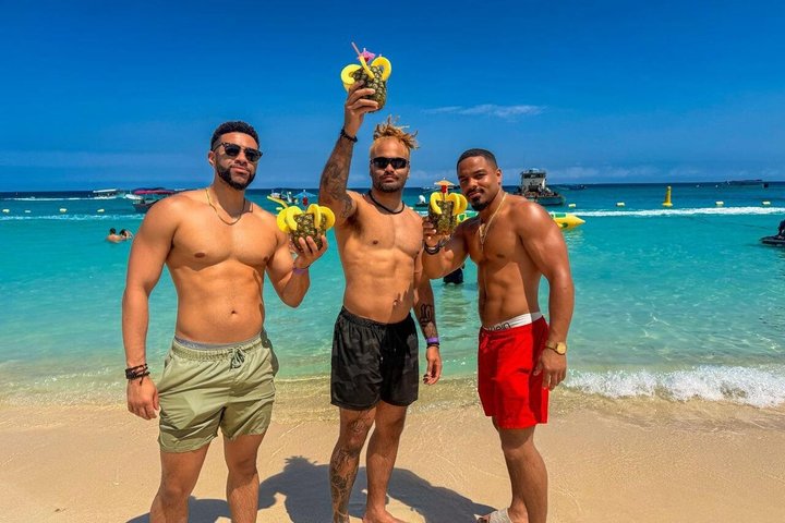 Cartagena Urban Party Boat to Cholón: 5 Stops with Lunch & Drinks