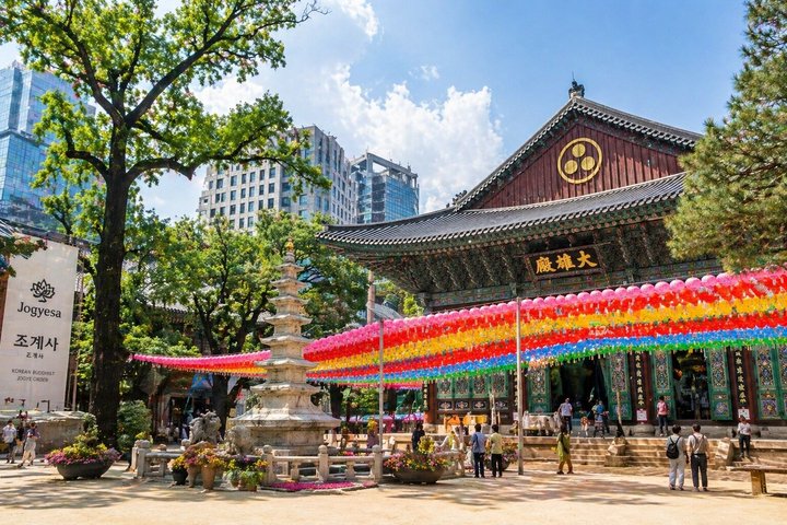 Small Group Seoul Highlight Tour opt. Hanbok & Tea Ceremony