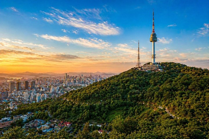 Small Group Seoul Highlight Tour opt. Hanbok & Tea Ceremony