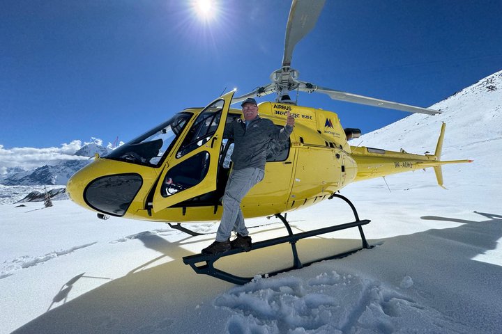 Landing Everest Base Camp Kalapathar by Helicopter with Breakfast