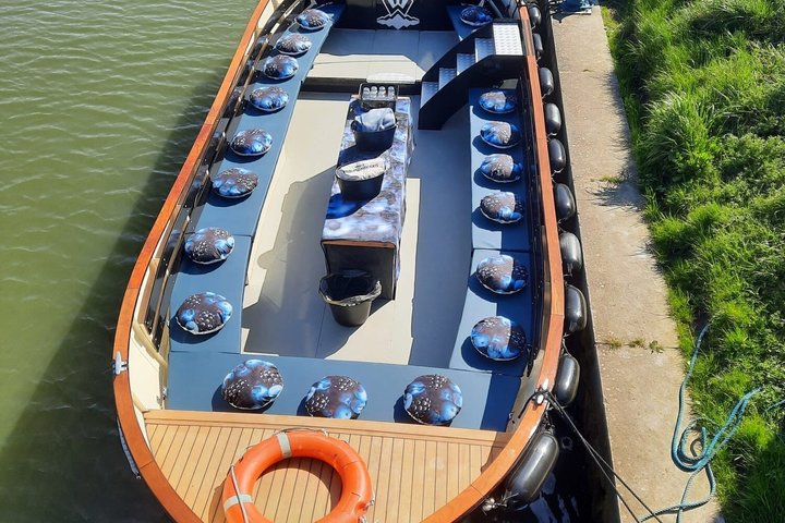 Round trip, Visit The Harbor of the Netherlands with a Electric boat in Hoorn