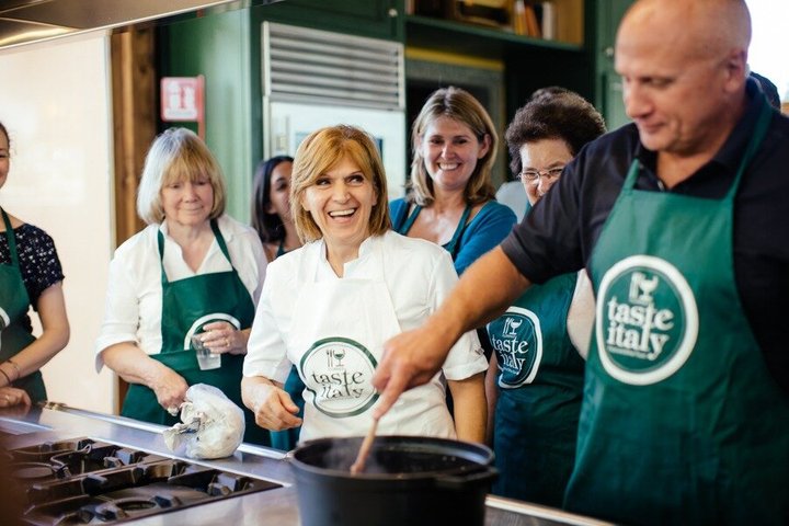 Florence Pizza or Pasta Class & Gelato Making at a Tuscan Farm