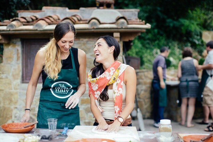 Florence Pizza or Pasta Class & Gelato Making at a Tuscan Farm