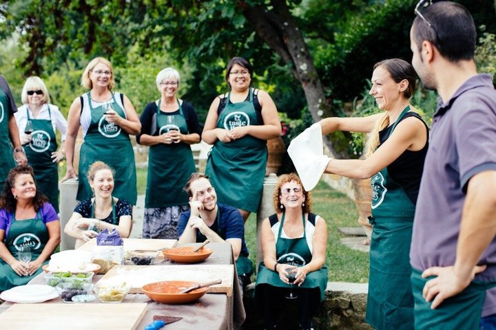 Florence Pizza or Pasta Class & Gelato Making at a Tuscan Farm
