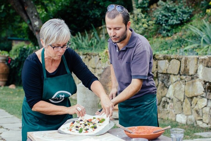 Florence Pizza or Pasta Class & Gelato Making at a Tuscan Farm