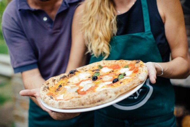 Florence Pizza or Pasta Class & Gelato Making at a Tuscan Farm