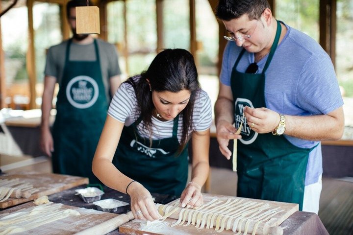 Florence Pizza or Pasta Class & Gelato Making at a Tuscan Farm