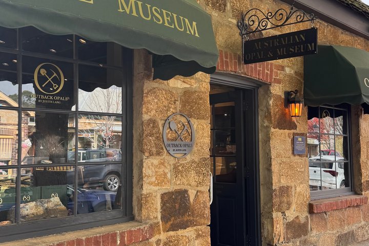 Adelaide Gems in a Day: Hahndorf, Glenelg Beach, City Tour 6.5hrs