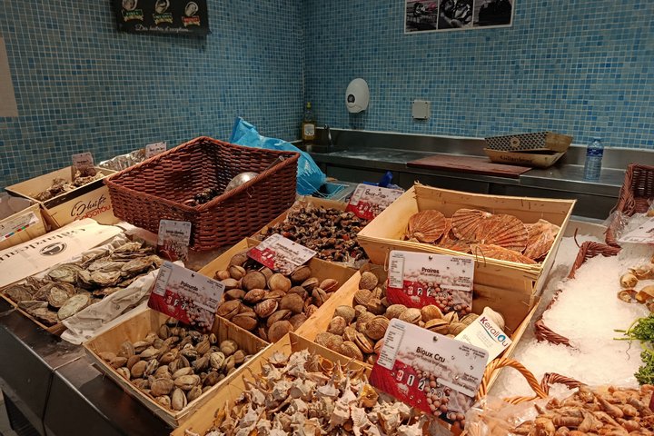 AVIGNON ESSENTIALS: A Food and Wine First Taste