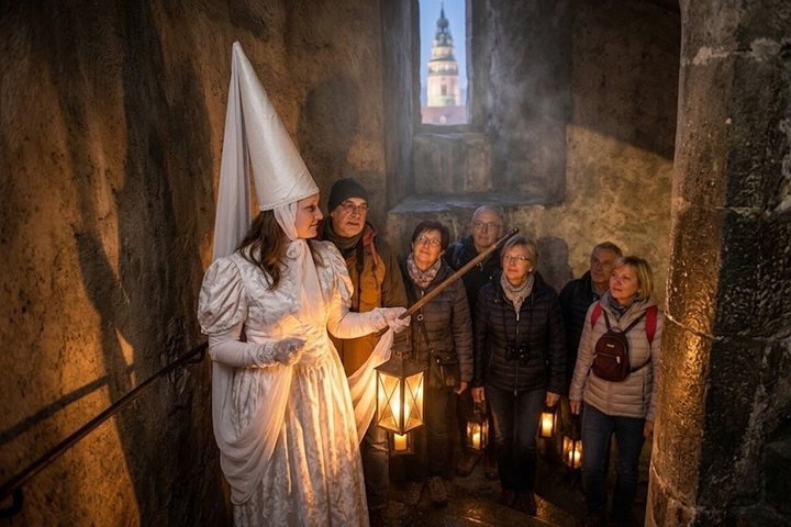 Krumlov Night Tour: The White Lady’s Night Walk
