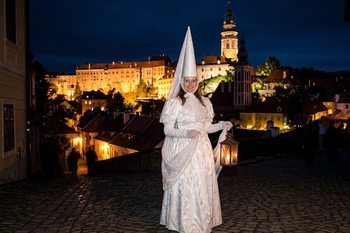Krumlov Night Tour: The White Lady’s Night Walk