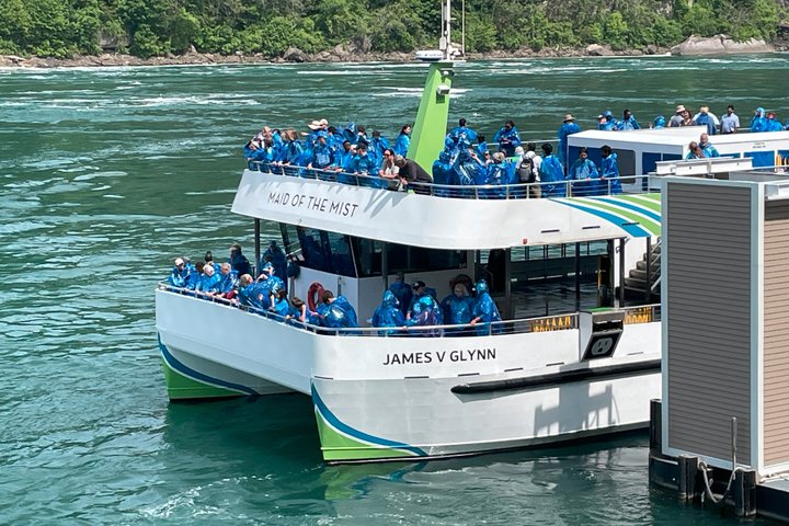 Niagara USA Maid of the Mist and Cave of the Winds Guided Tour