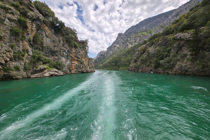 Side Green Canyon Boat Tour with Lunch and Hotel Transfer