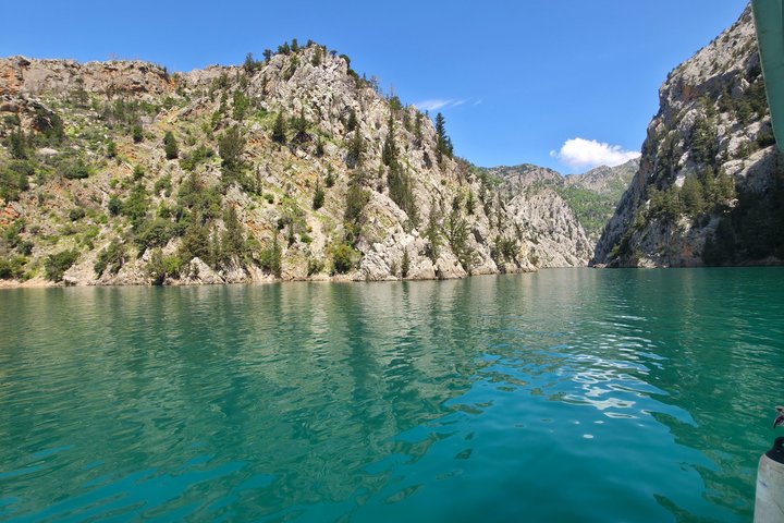 Side Green Canyon Boat Tour with Lunch and Hotel Transfer