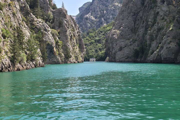 Side Green Canyon Boat Tour with Lunch and Hotel Transfer