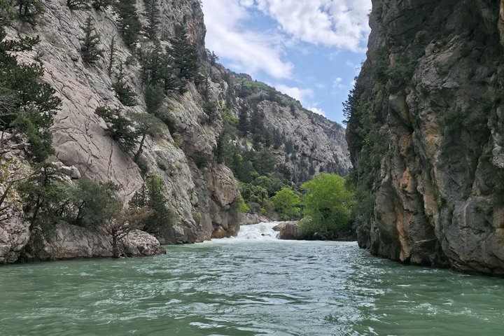 Side Green Canyon Boat Tour with Lunch and Hotel Transfer