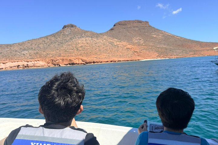 Espiritu Santo Island Tour with Sea Lion Snorkeling