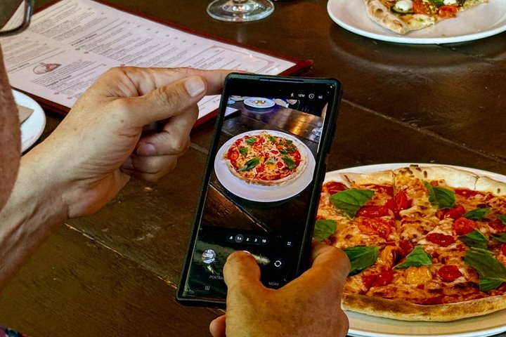 Kelowna: #1 Rated Walking Food Tour with 7 Tastings and 4 Drinks