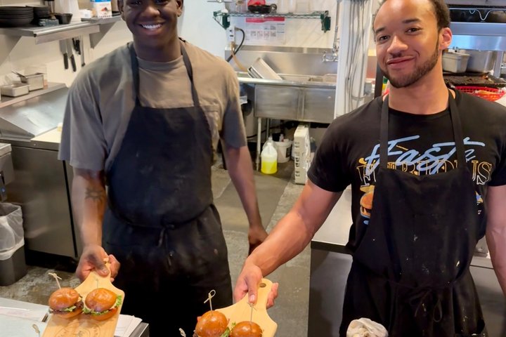 Kelowna: #1 Rated Walking Food Tour with 7 Tastings and 4 Drinks
