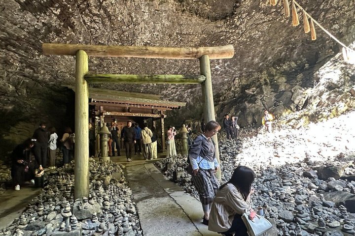 Day Tour to Miyazaki Takachiho Gorge & Shrine depart from Fukuoka