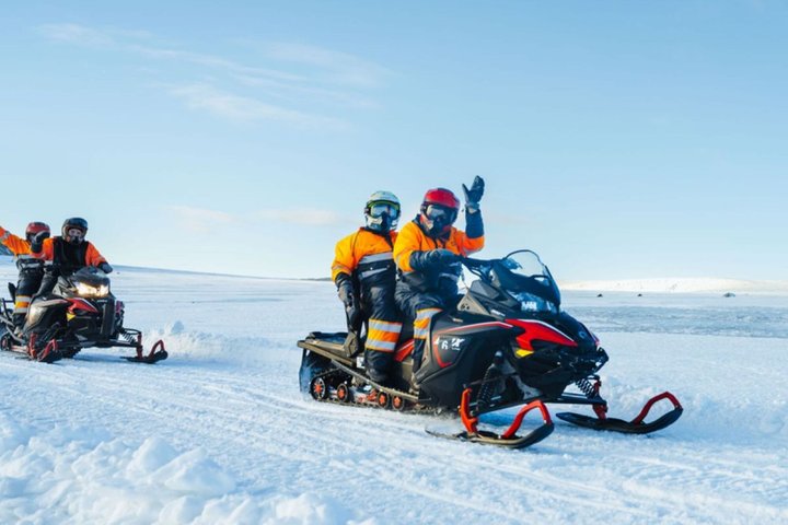 Into the Glacier Combo: Snowmobiling + Langjökull Ice Cave
