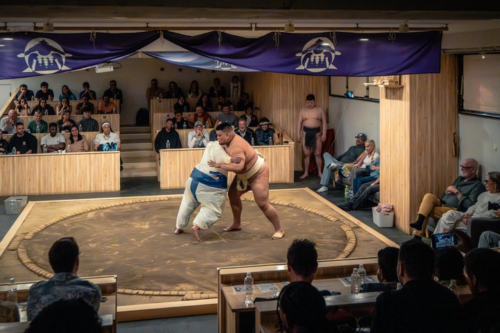Tokyo Shinjuku Sumo Show & Experience with Photo