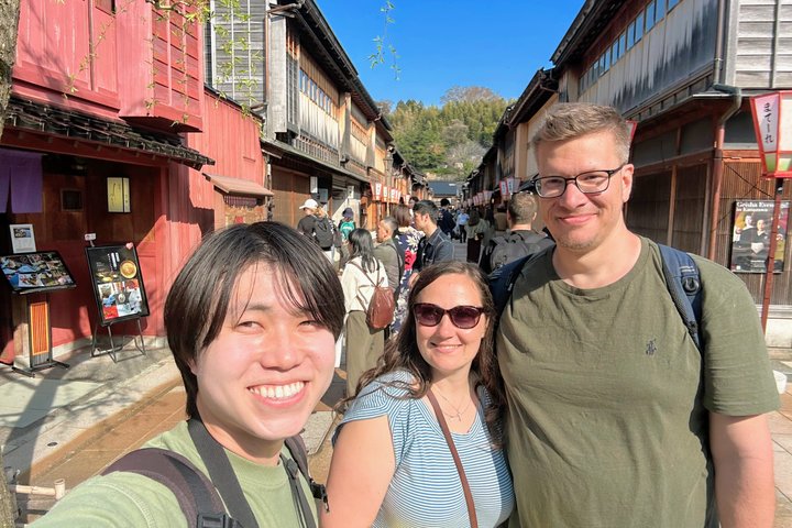 Kanazawa Highlights: Garden, Castle, Samurai & Geisha+Taxi