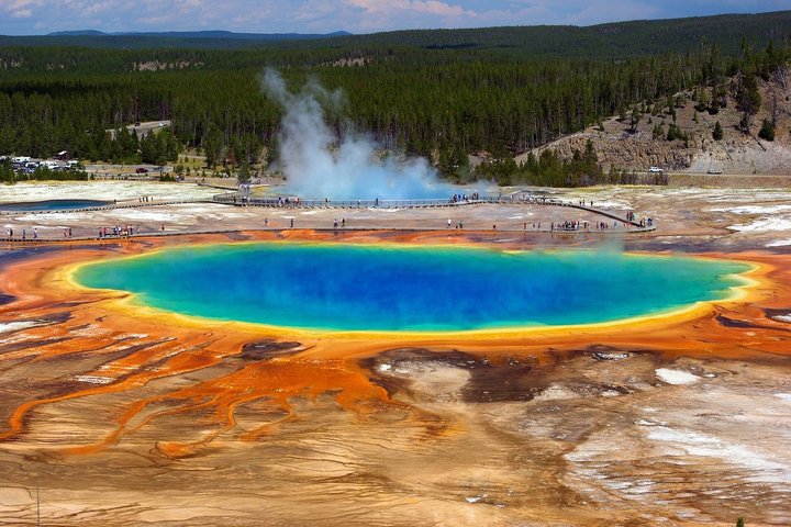 12 VIP Group Yellowstone Classic 1 Day Tour Bozeman Round Trip