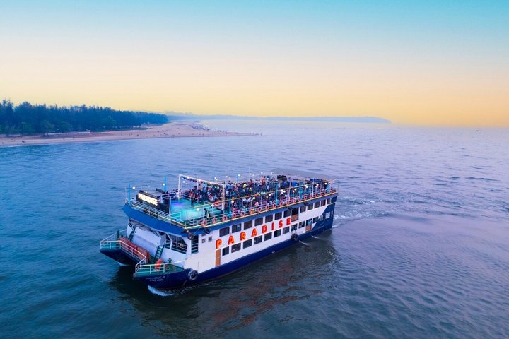 Paradise Dinner Cruise