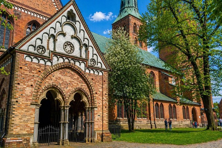 Lübeck Day Trip from Hamburg by Train with Private Guide & Lunch