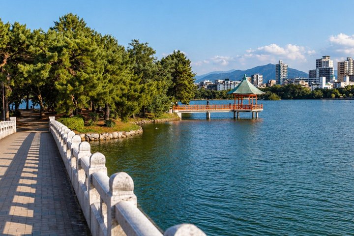 Fukuoka Like a Local: Private & Personalized Experience 2-3 hours