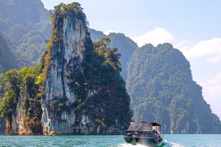 Cheow Lan Lake Tour in Khao Sok National Park