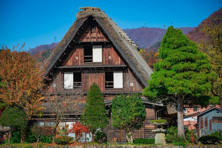 Shirakawago Private Day Trip from Takayama with Local Guide