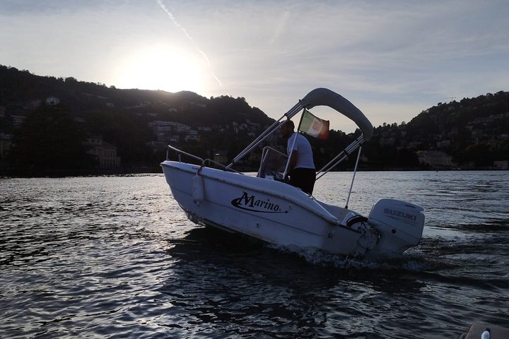Self Drive Boat Rental License Free in Lake Como
