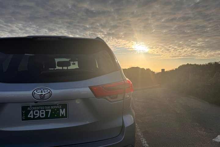 Melbourne Private Taxi Airport Transfers and Day Trips