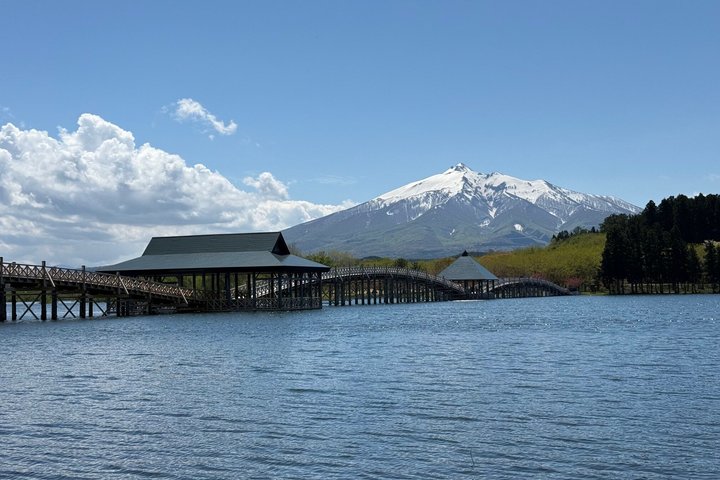 Takayama Inari Shrine & Tsurunomai-hashi bridge Tour
