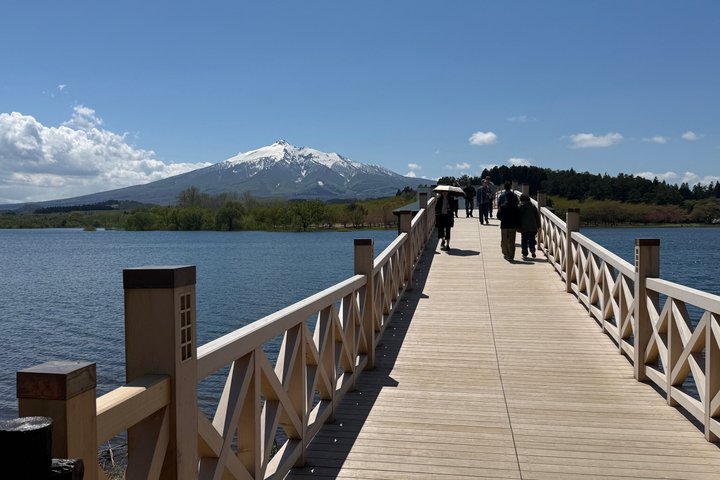 Takayama Inari Shrine & Tsurunomai-hashi bridge Tour