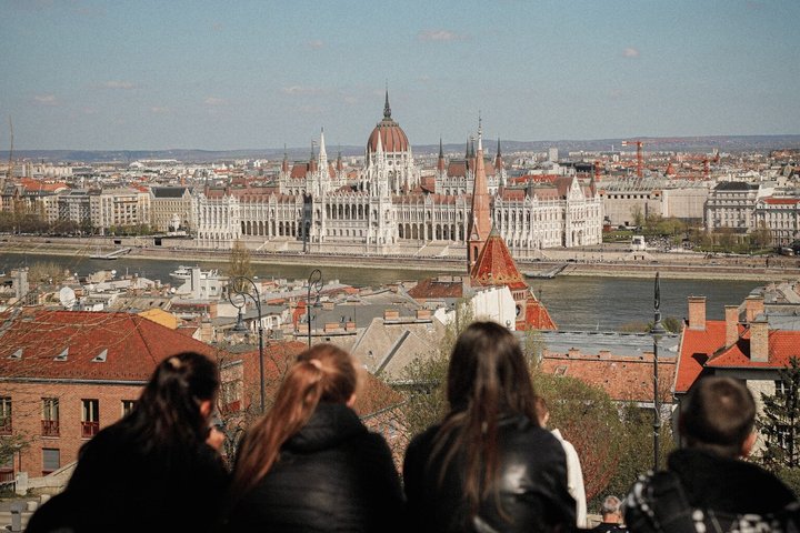 Vienna Budapest Bratislava w/ English-speaking Driver/Local Host